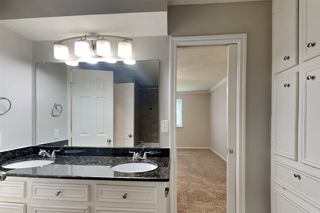 Building Photo - 20206 Monkswood Dr