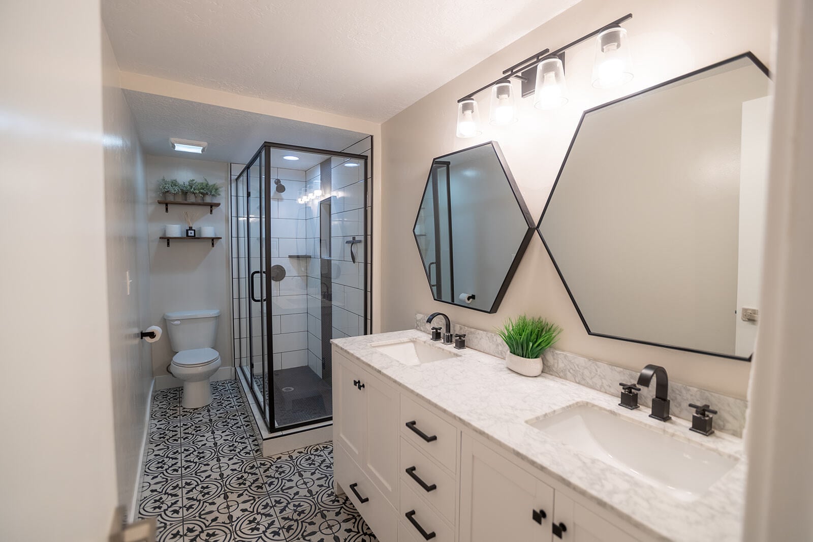 Building Photo - 894 E 840 N