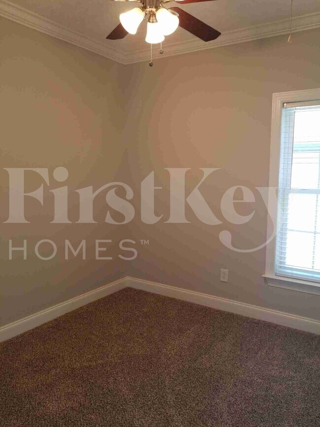 Building Photo - 1911 Chestnut Oak Ln