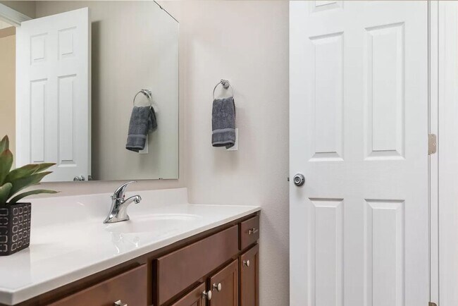 Building Photo - Newer Home at Great Value in Mattawan!