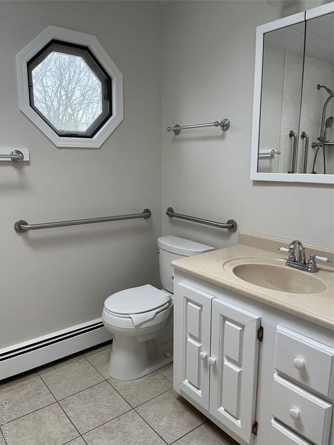 Building Photo - 43 Floyd Pl