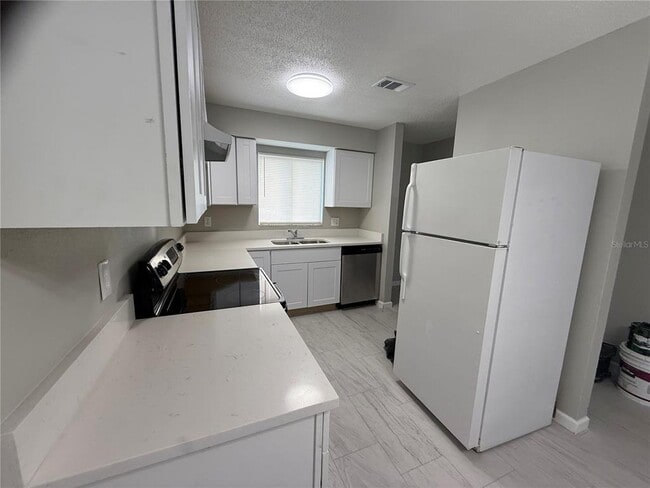 Building Photo - 124 Cory Ln