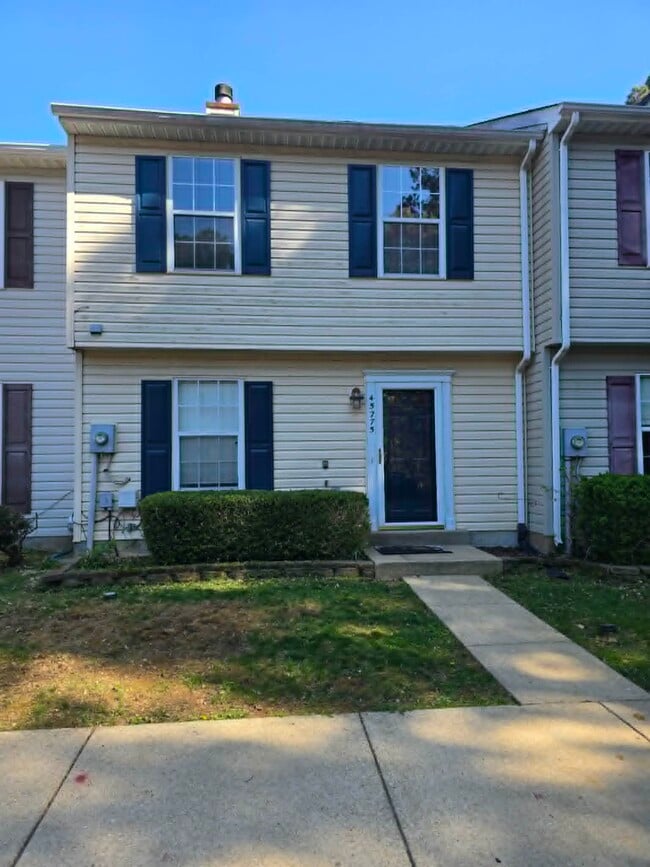Building Photo - 45275 Elkton Ln