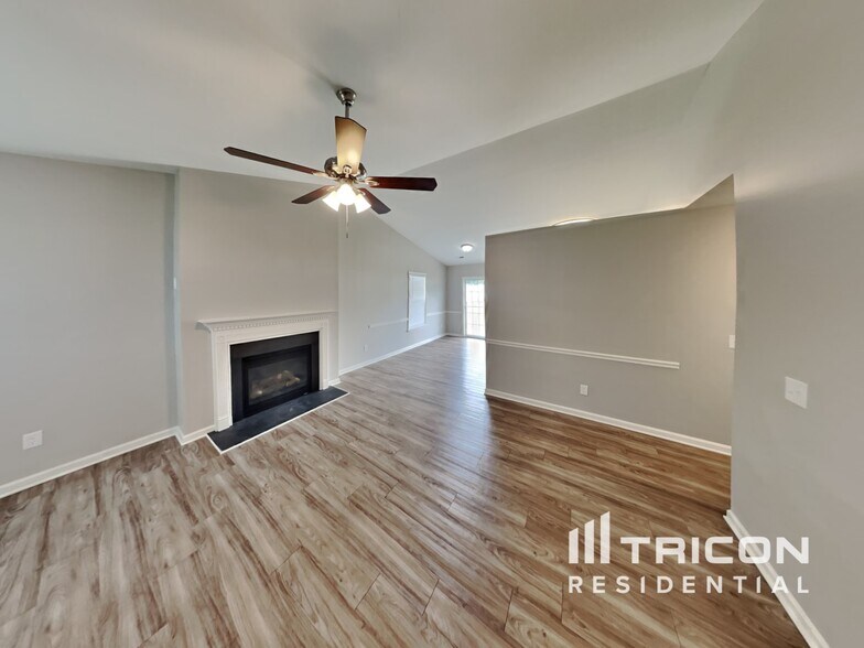 Building Photo - 1447 Bromwich Dr