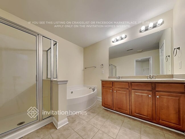 Building Photo - 112 Waterlynn Club Dr