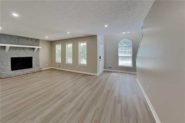 Building Photo - 620 Gregory Manor Dr SW