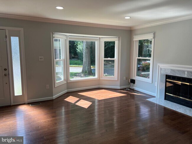 Building Photo - 12149 Salemtown Dr