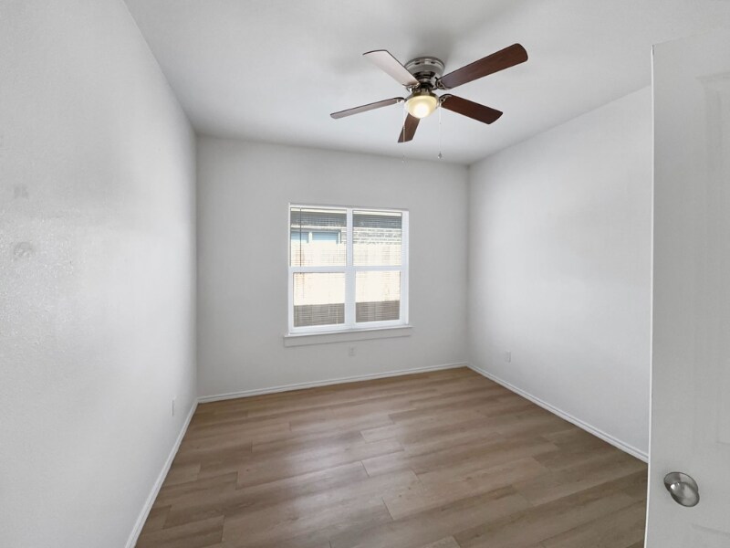Building Photo - 5711 Kemper St