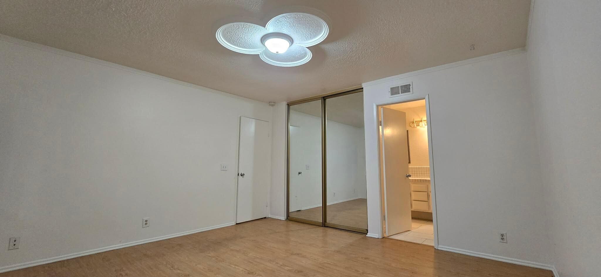 Building Photo - 3102 S Baker St