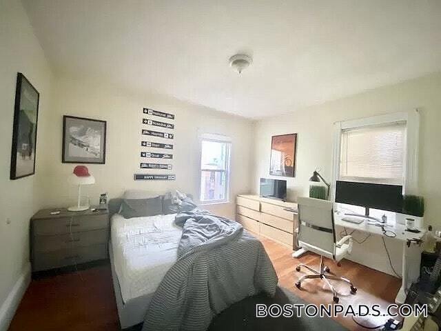 Building Photo - 8 Carmel St