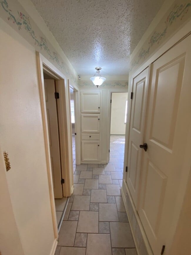 Building Photo - AVAILABLE NOW; APPLY AT OUR WEBSITE TODAY!!