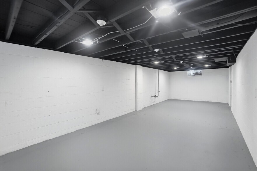 Building Photo - 1120 Piedmont Rd