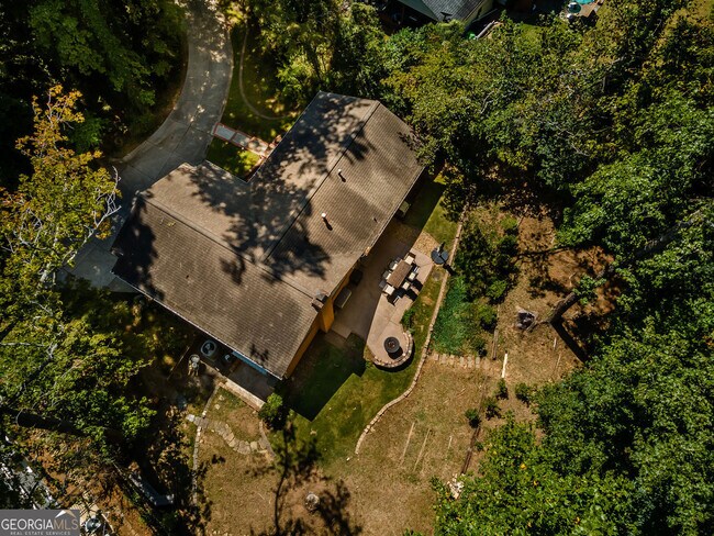 Building Photo - 1460 Valley View Rd