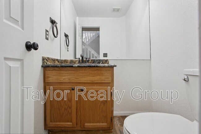 Building Photo - 13324 Umatilla St