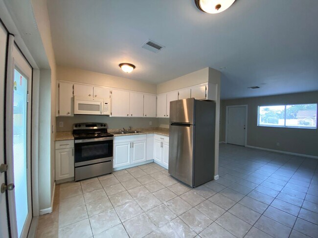 Building Photo - 2601 47th Terrace SW