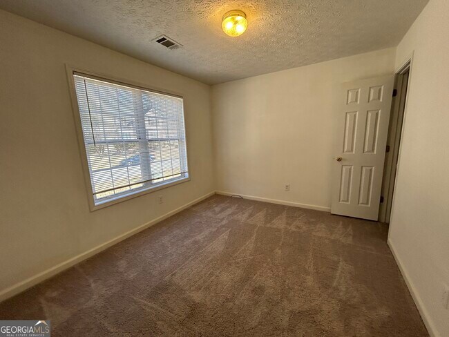 Building Photo - 2022 Whitfield Ln