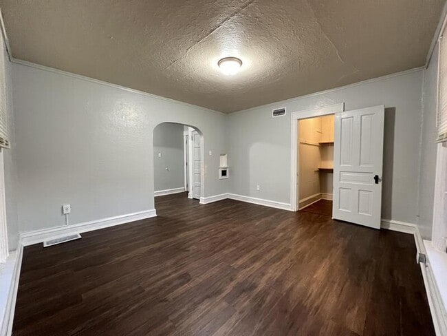 Building Photo - 1503 2nd Ave SE