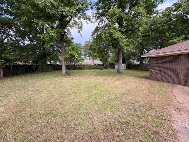 Building Photo - 3507 Camellia Cir