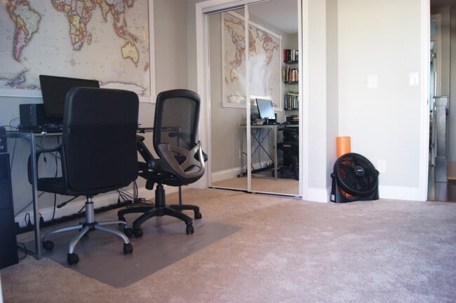 Building Photo - Charming 3 Bedroom/3 Bathroom Townhome in Canton, MD!