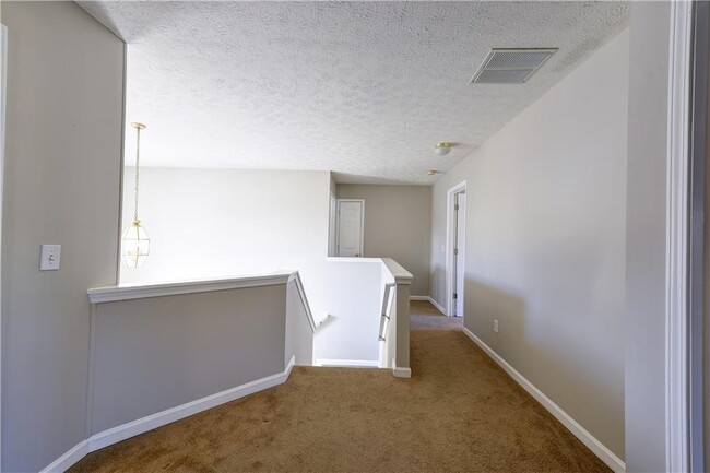 Building Photo - 1135 Laurel Cove Dr