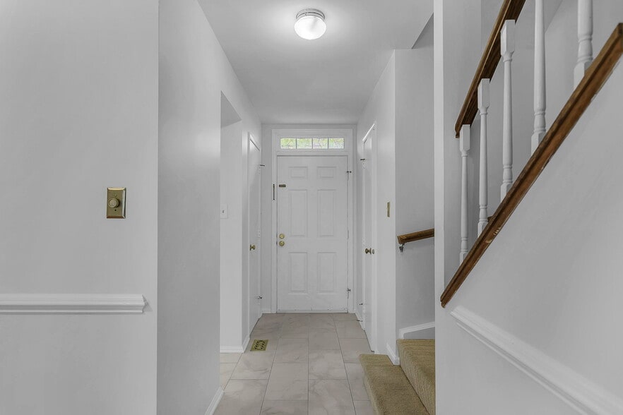 Building Photo - 2534 S Arlington Mill Dr