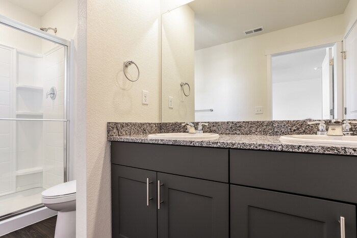 Building Photo - 13581 Oneida Ln