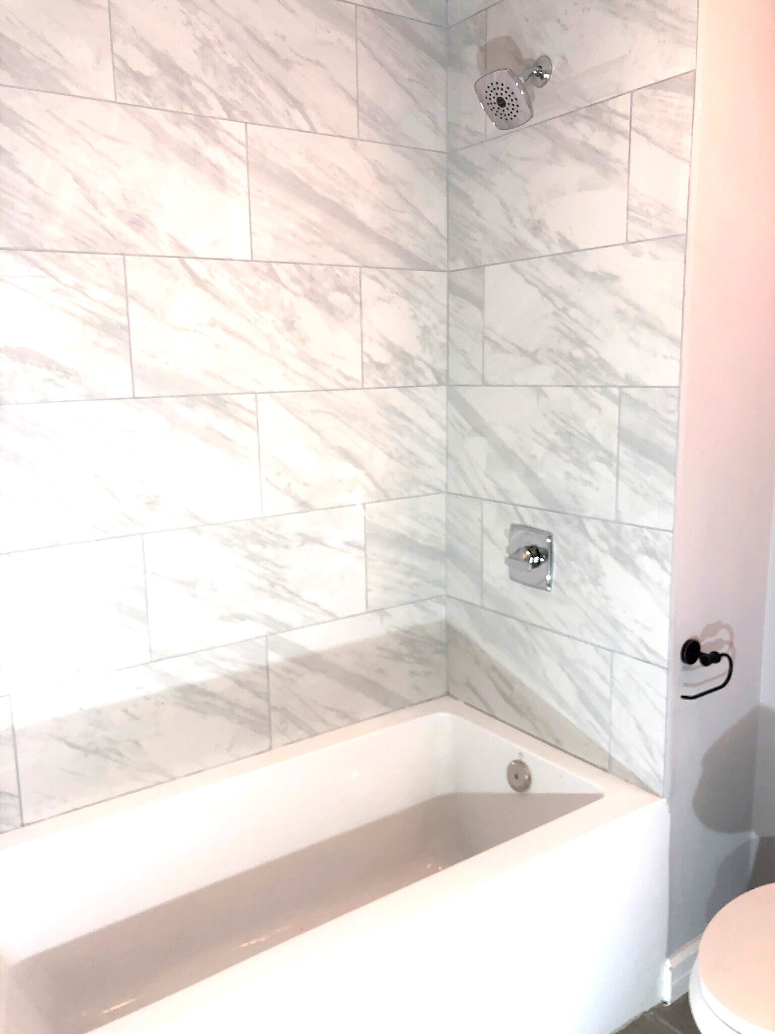 Building Photo - 49 Walnut St