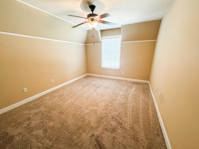 Building Photo - 4435 Chestnut Hill Dr
