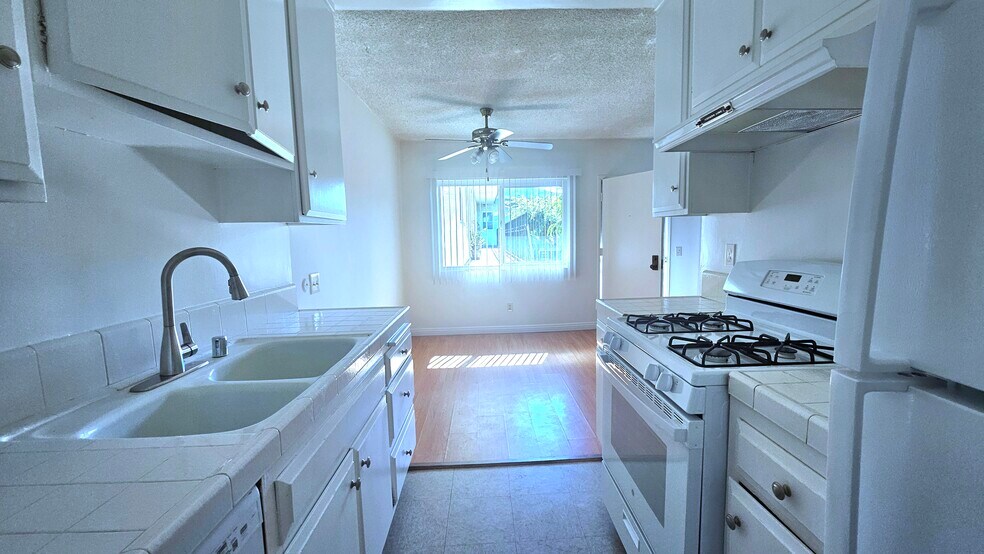 Building Photo - 3838 Keystone Ave