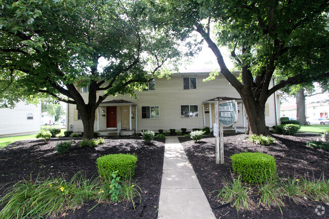 Building Photo - Colonial Manor Apartments