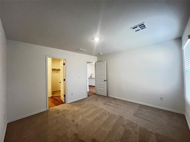Building Photo - 3433 Little Creek Dr