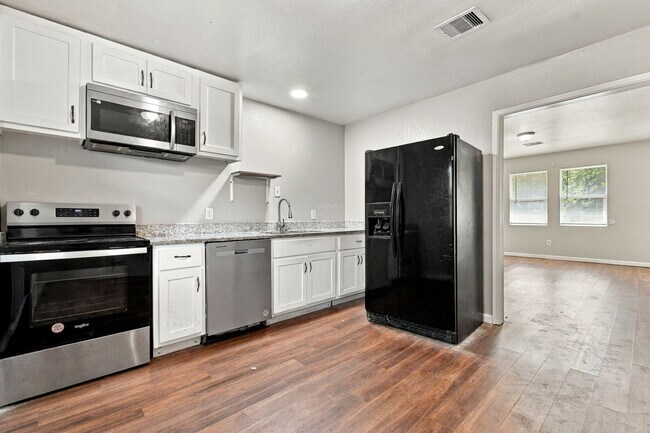 Building Photo - 3709 E 27th Pl