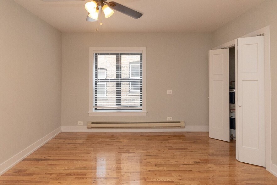 Building Photo - 755 W Cornelia Ave