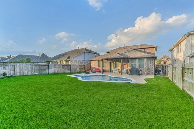 Building Photo - 22095 Volante Dr