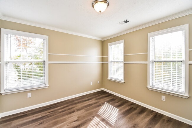 Building Photo - 4970 Promenade Dr SW