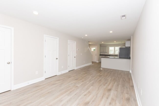 Building Photo - MOVE-IN READY