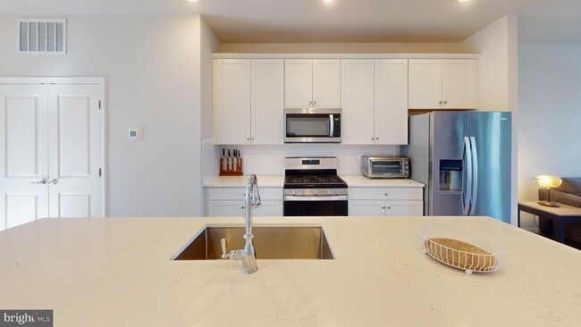 Building Photo - 3485 Cormorant Dr