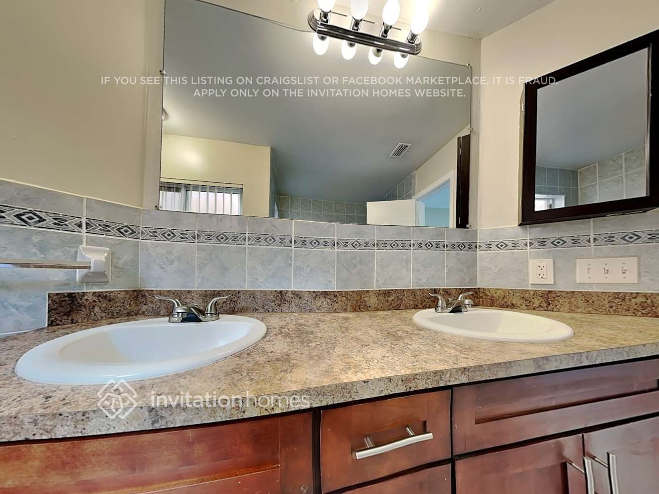 Building Photo - 4711 SW 142nd Ct