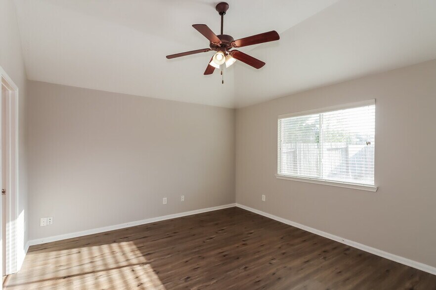 Building Photo - 7122 Aurora Falls Ln