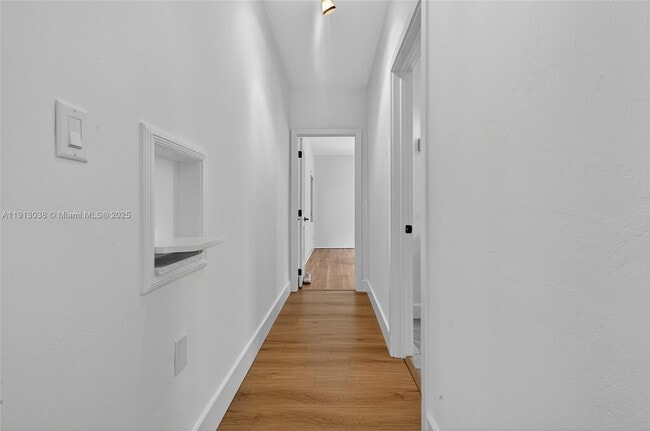 Building Photo - 465 NE 52nd St