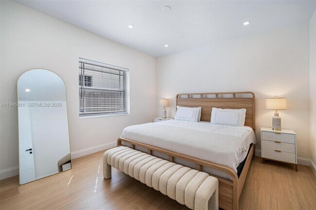 Building Photo - 696 NE 67th St