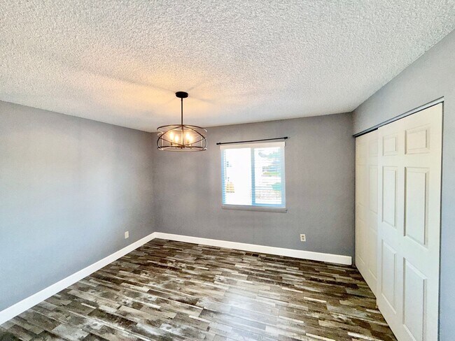 Building Photo - 7618 Lexington Manor Dr