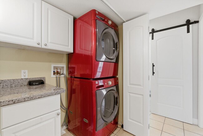 Building Photo - Exceptional Home in the Back of the Valley, Pacifica