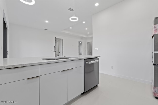 Building Photo - 3808 10th St SW