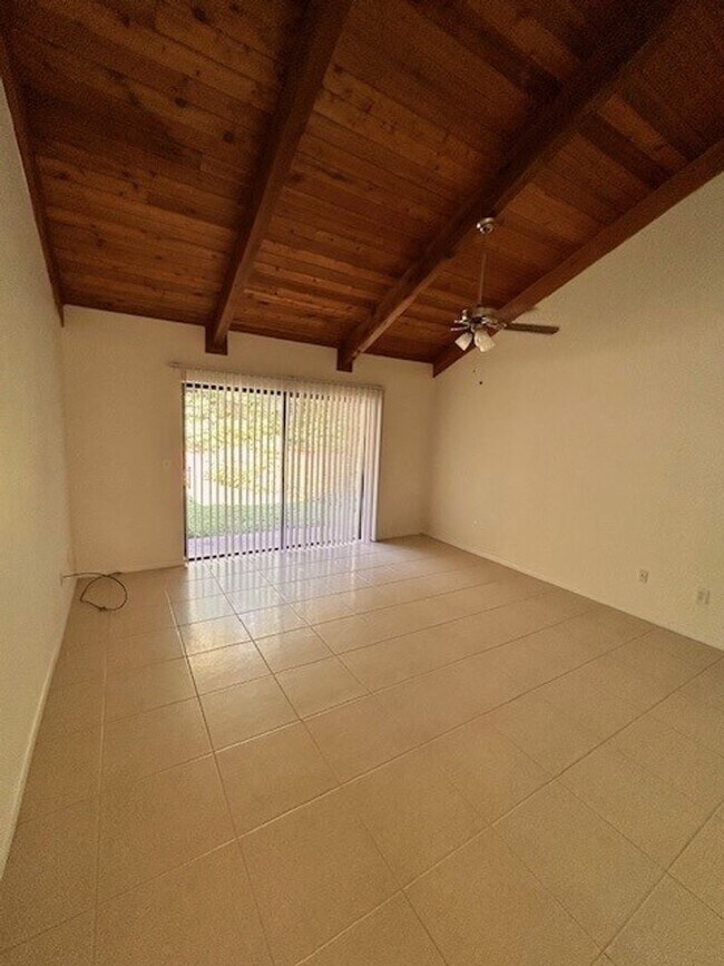 Building Photo - Newly renovated 3/2 Home in the Wedgewood ...
