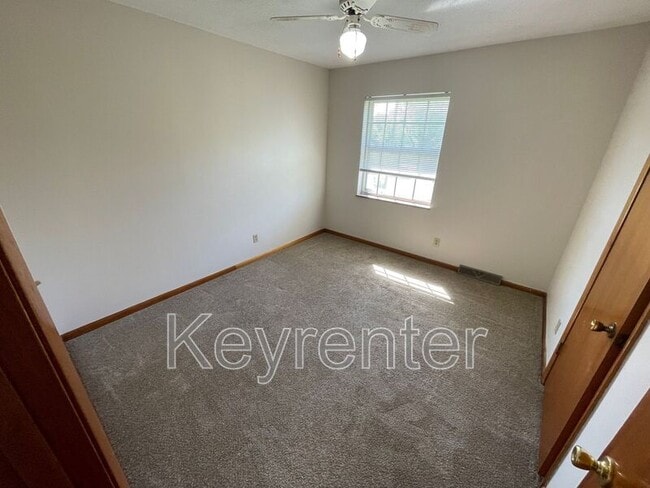 Building Photo - 12109 W Kingsgate Rd