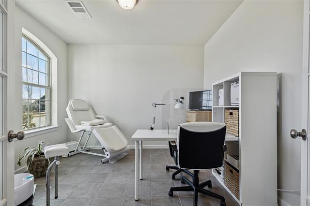 Building Photo - 3517 Iron Horse Dr