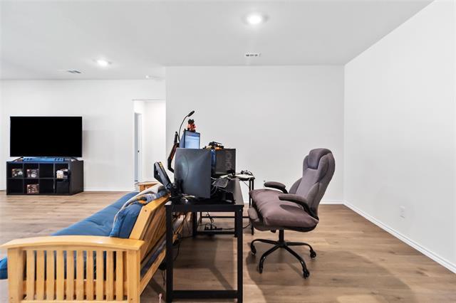 Building Photo - 103 Mapleoak Dr