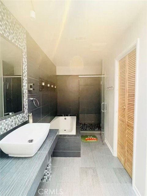 Building Photo - 20431 Huntcliff Ln