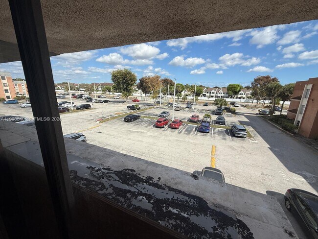 Building Photo - 17530 NW 68th Ave